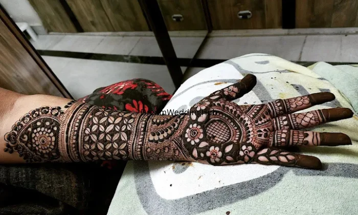 BRIDAL  MEHNDI  ARTIST DELHI